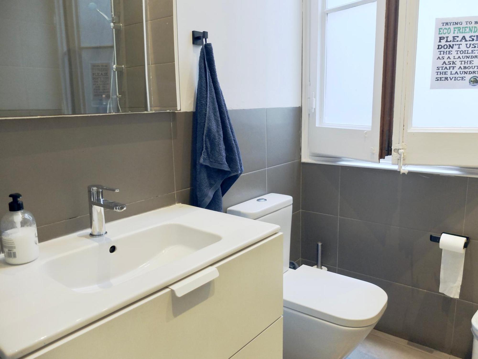 Zweibettzimmer mit Gemeinschaftsbad